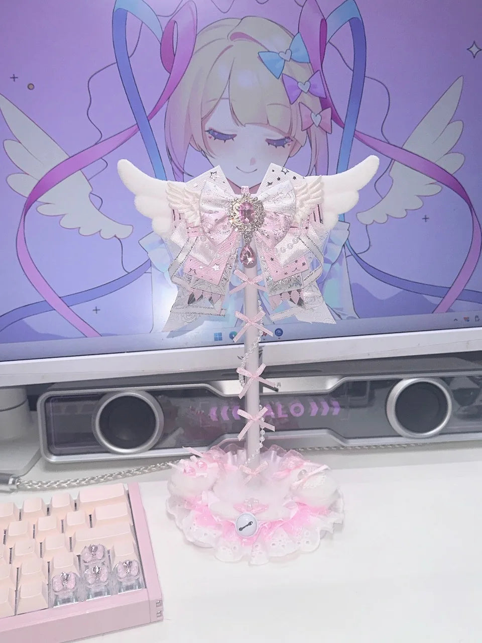Angel Wings Headphone Stand | Pink Lace Bow · Kawaii Desktop Decoration · Gaming Headset Holder